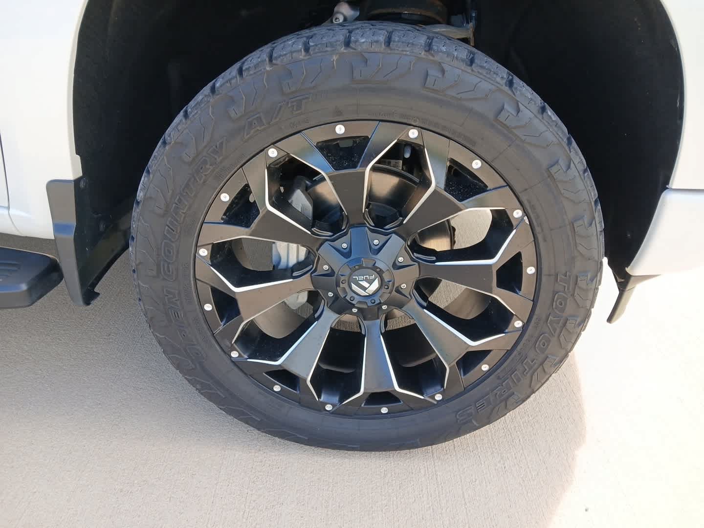 Used 2023 Chevrolet Silverado 1500 High Country w/ High Country Premium Package AWD/4WD image 12
