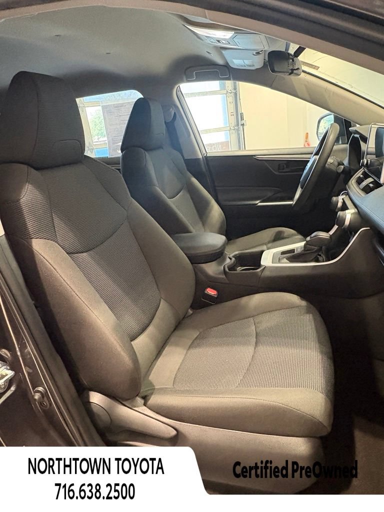 Used 2023 Toyota RAV4 LE AWD/4WD image 15
