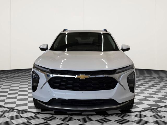 Used 2025 Chevrolet Trax LT image 3