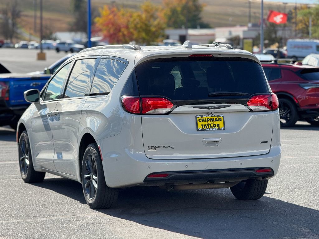 Used 2020 Chrysler Pacifica Touring-L w/ Advanced Safetytec Group image 15