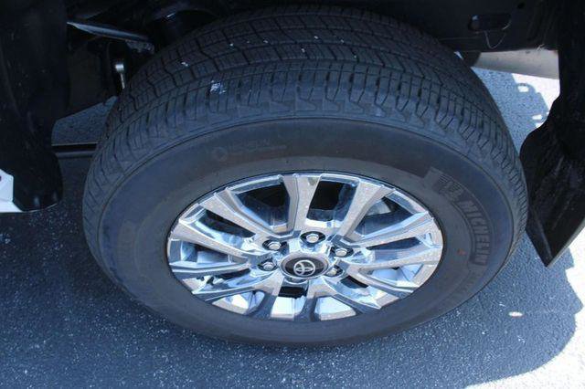Certified 2025 Toyota Tacoma Limited AWD/4WD image 8