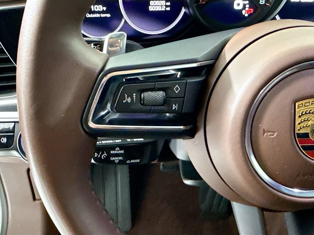 Used 2021 Porsche Panamera RWD image 11