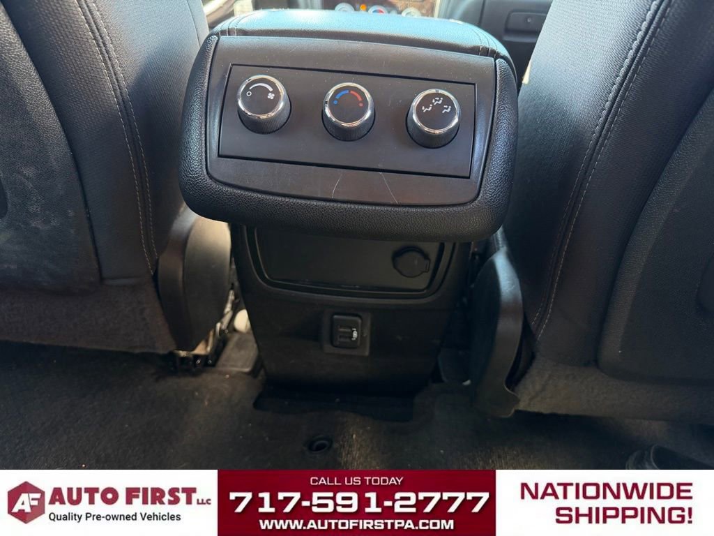 Used 2017 Chevrolet Traverse LT w/ Style and Technology Package AWD/4WD image 24