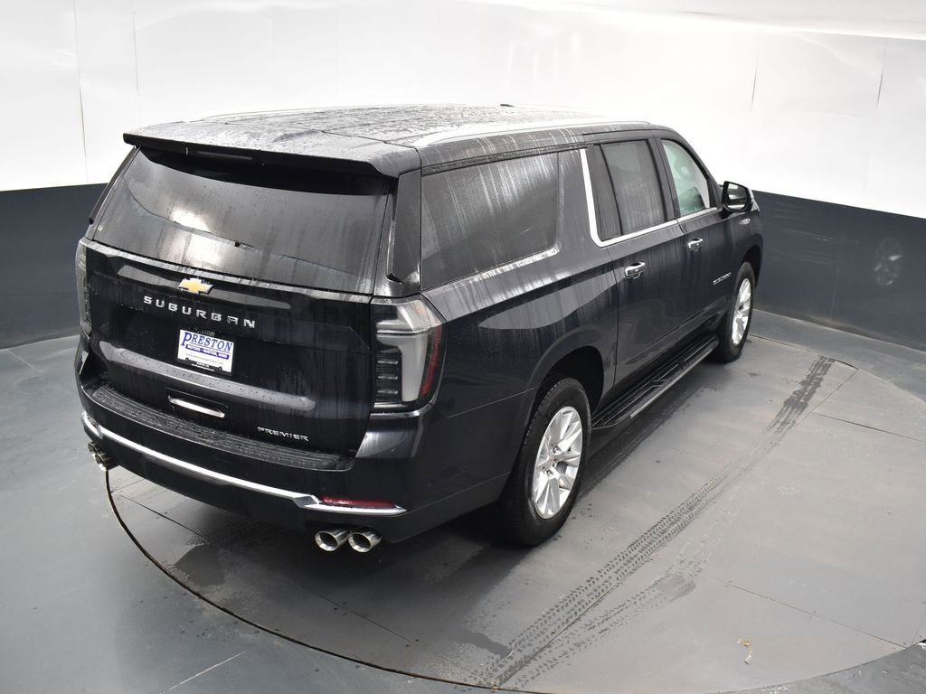Used 2025 Chevrolet Suburban Premier image 36