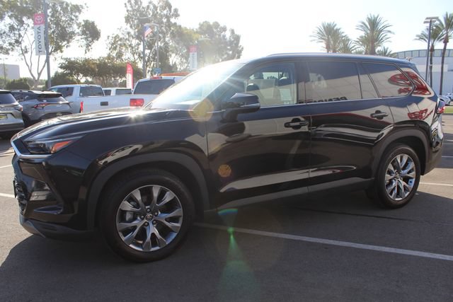 Certified 2025 Toyota Grand Highlander AWD image 8
