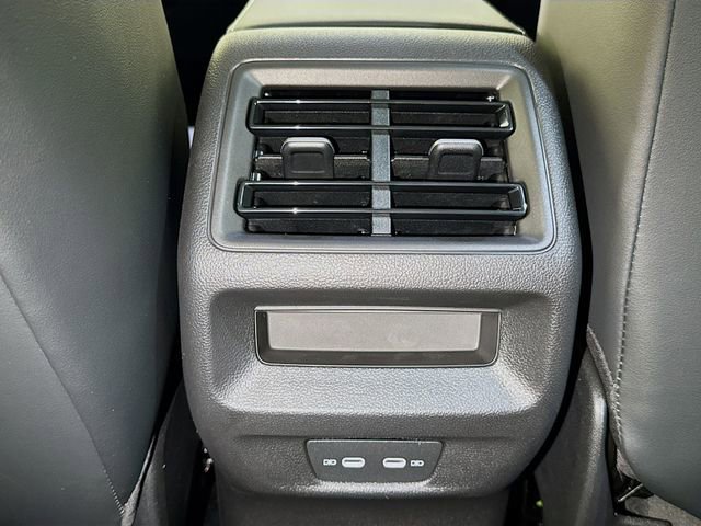 New 2026 Volkswagen Tiguan SE image 13