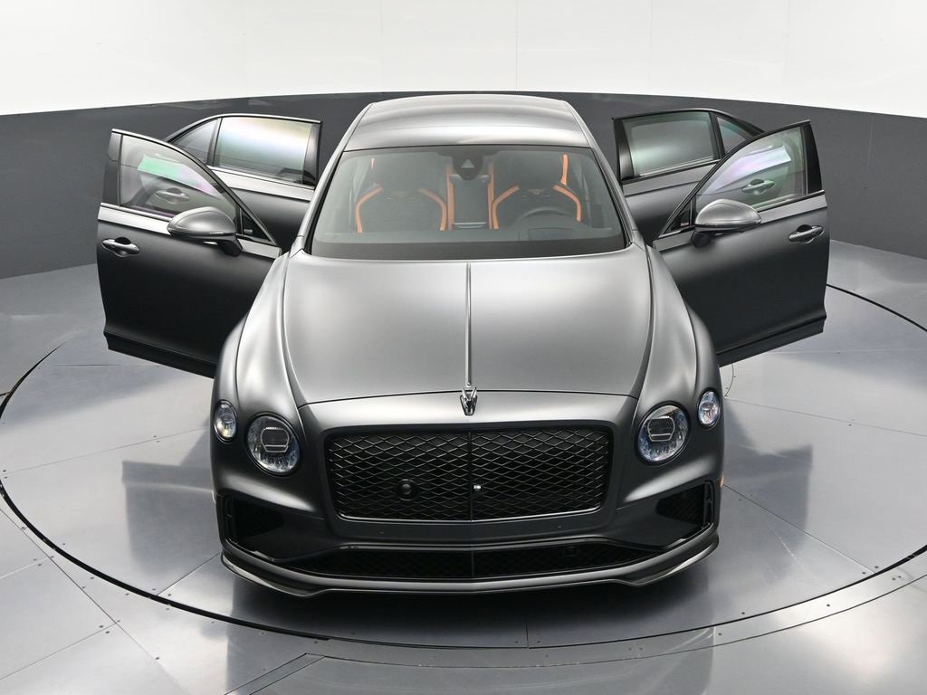 Used 2025 Bentley Flying Spur Plug-In Hybrid image 39