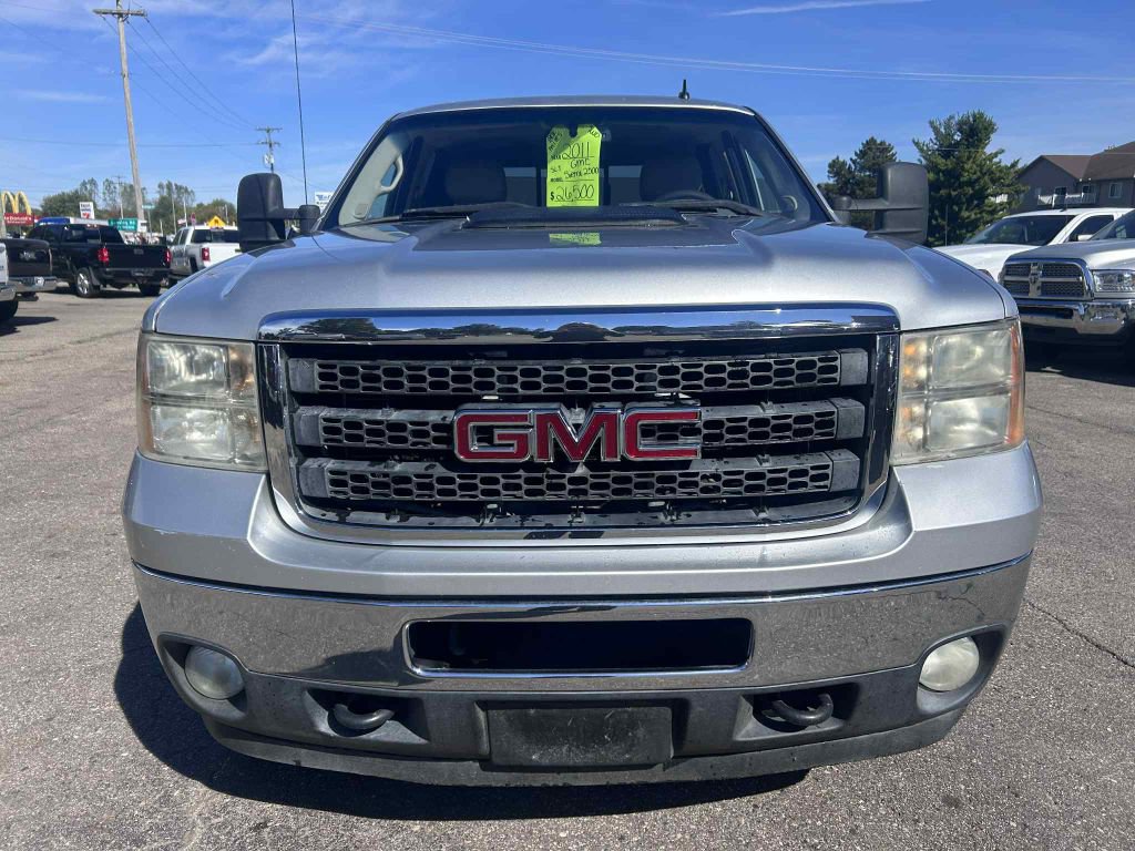 Used 2011 GMC Sierra 2500 SLT w/ SLT Convenience Package image 3