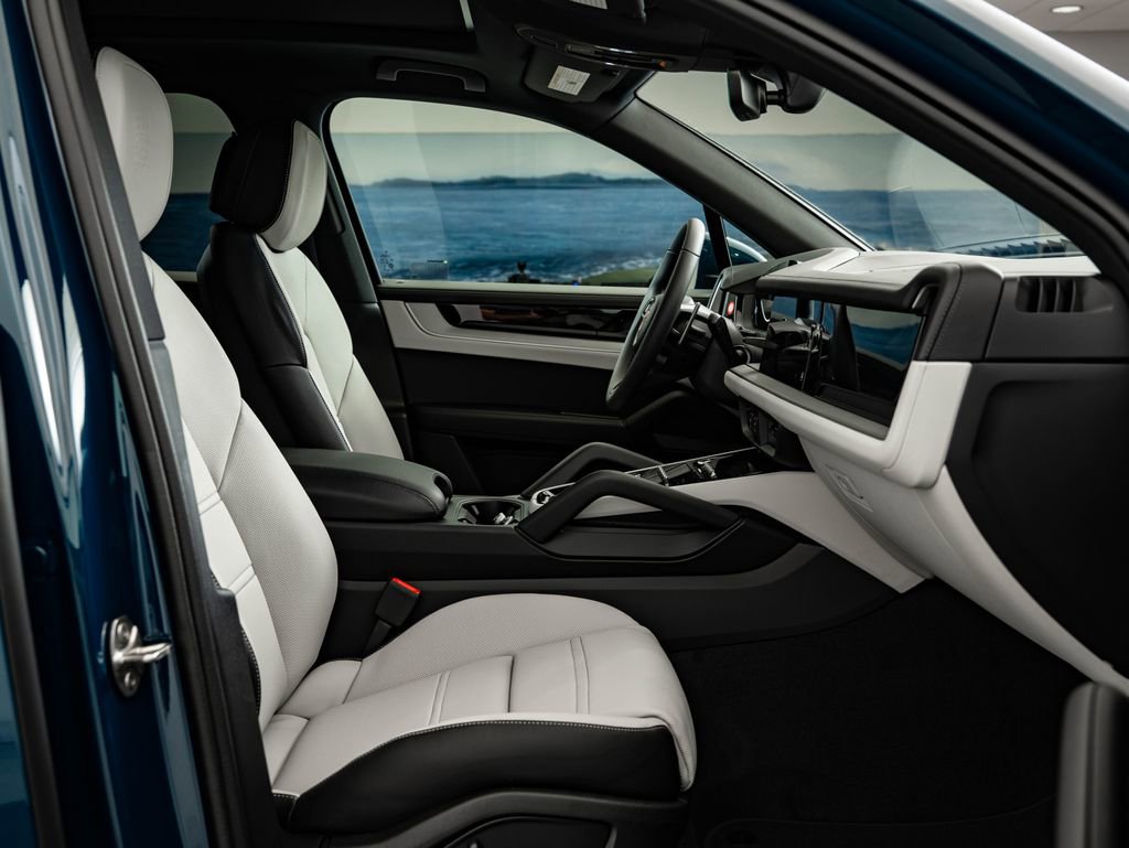 New 2026 Porsche Cayenne image 23