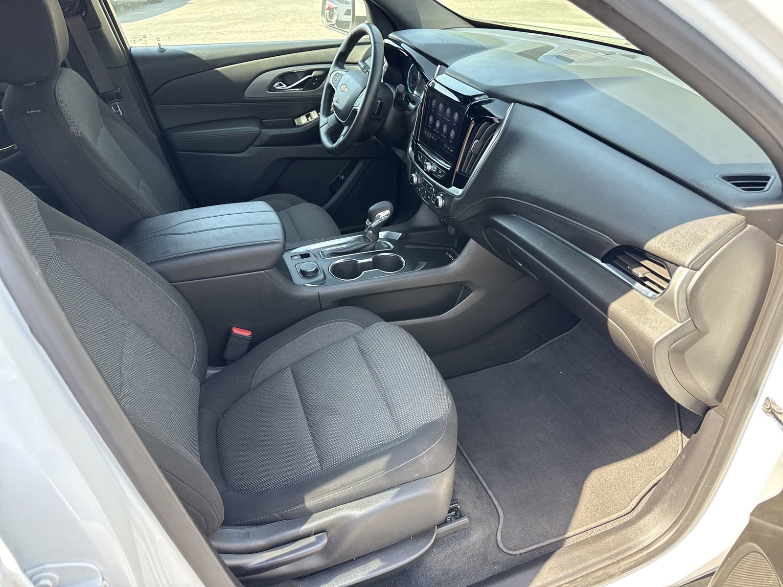 Used 2023 Chevrolet Traverse LT FWD image 34