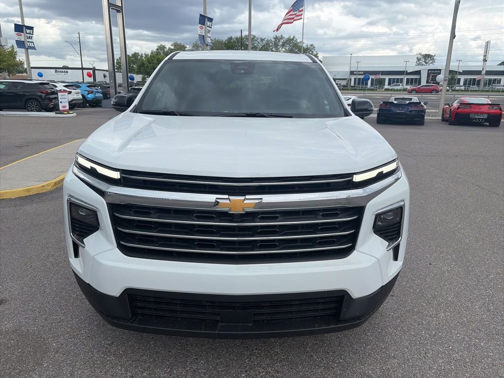 Certified 2026 Chevrolet Traverse LT FWD image 3