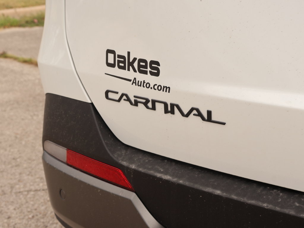 New 2027 Kia Carnival SX w/ Dark Edition Package FWD image 8