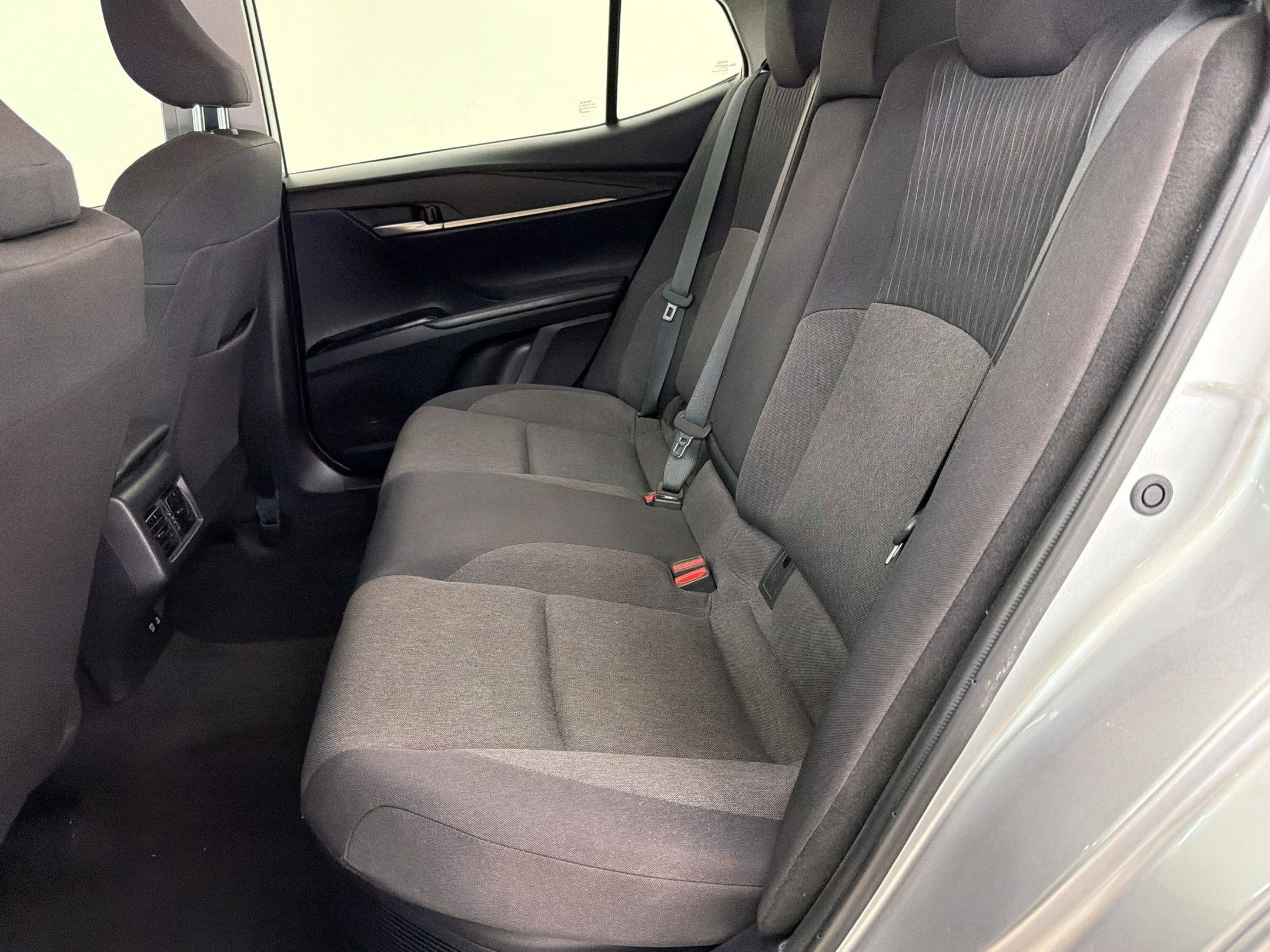 Used 2025 Toyota Camry LE FWD image 23
