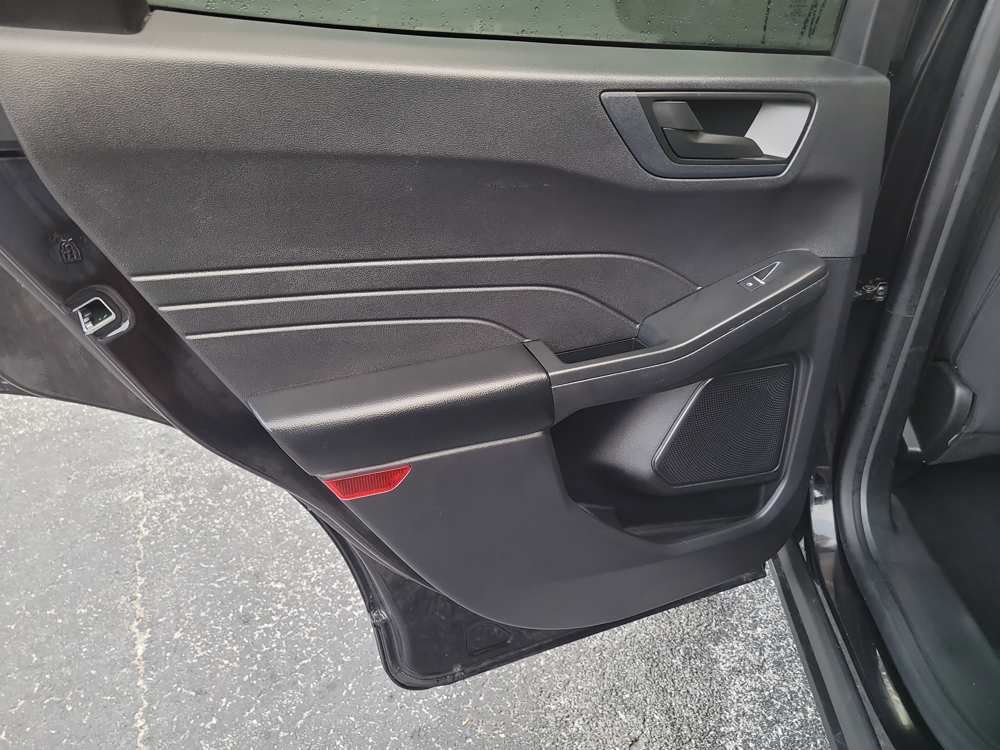 Used 2022 Ford Escape SE w/ SE Sport Appearance Package FWD image 13