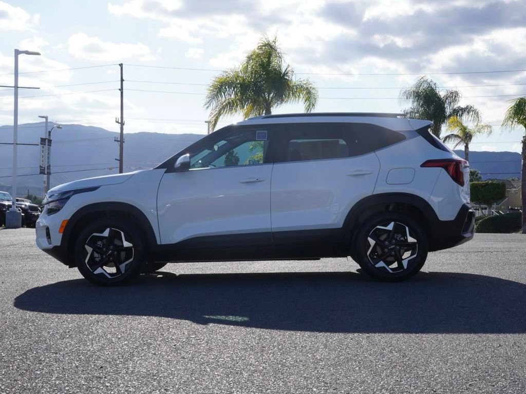 Used 2025 Kia Seltos EX w/ EX Sunroof Package image 7