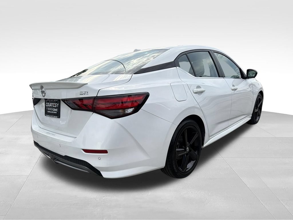 Used 2023 Nissan Sentra SR w/ SR Premium Package FWD image 4