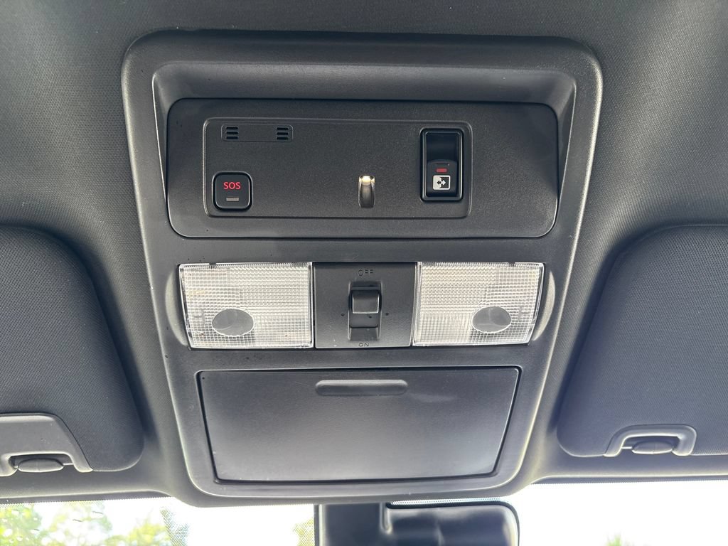 Used 2021 Nissan Titan PRO-4X w/ Pro-4x Convenience Package AWD/4WD image 36