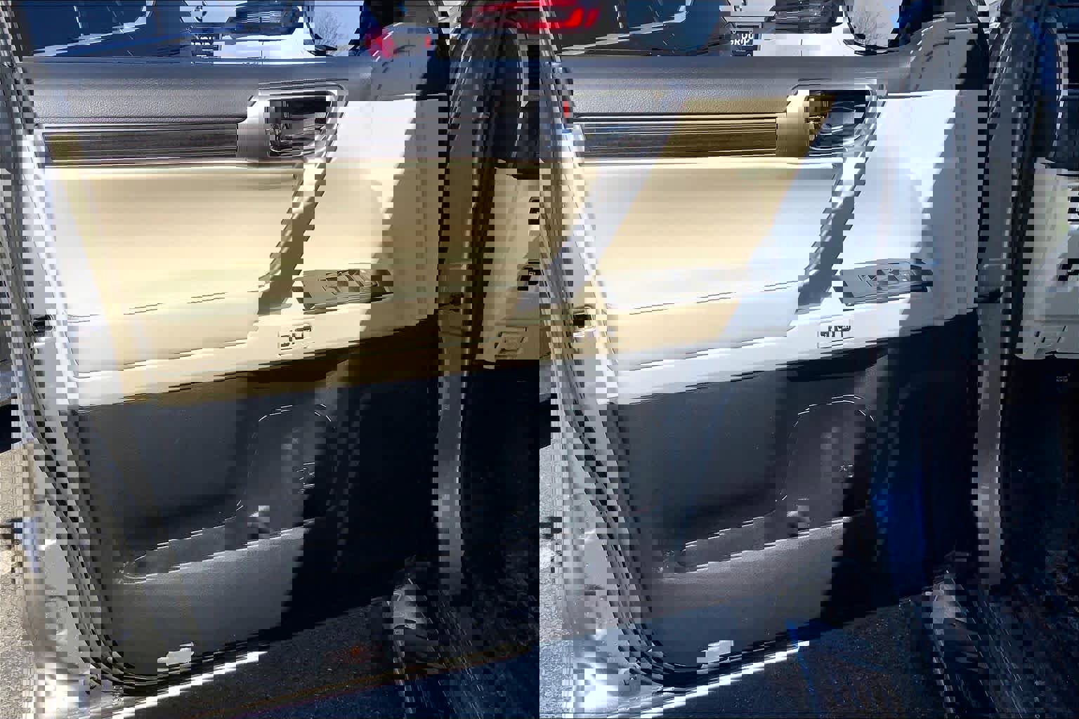 Certified 2023 Lexus GX 460 Premium w/ Premium Package image 23