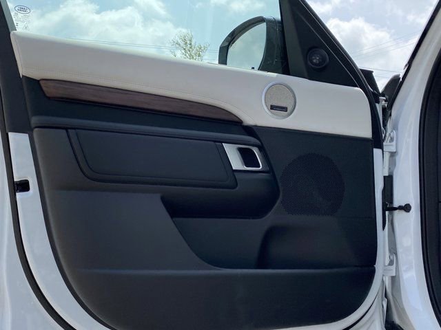 Used 2024 Land Rover Discovery S AWD/4WD image 20