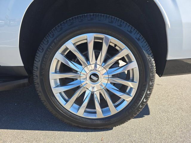 Used 2022 Cadillac Escalade ESV Premium Luxury image 35