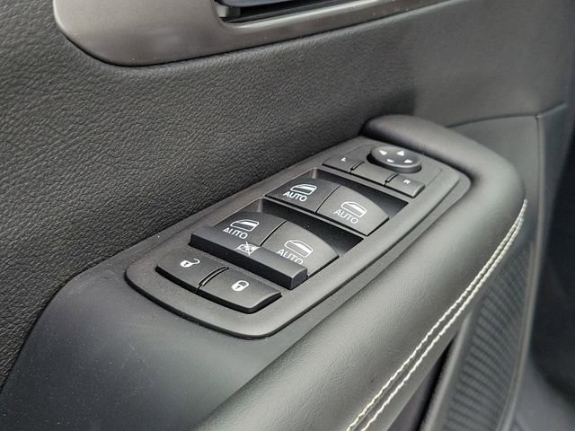 New 2026 Chrysler Pacifica Select FWD image 17