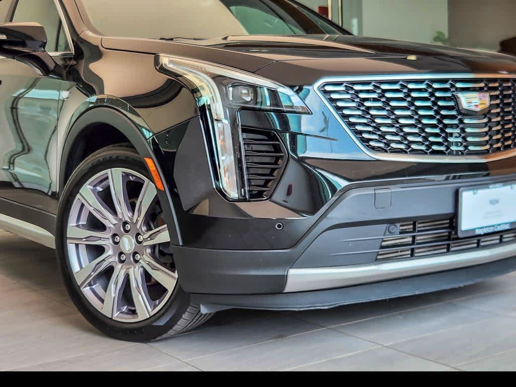 Used 2021 Cadillac XT4 Premium Luxury w/ Cold Weather Package AWD/4WD image 2