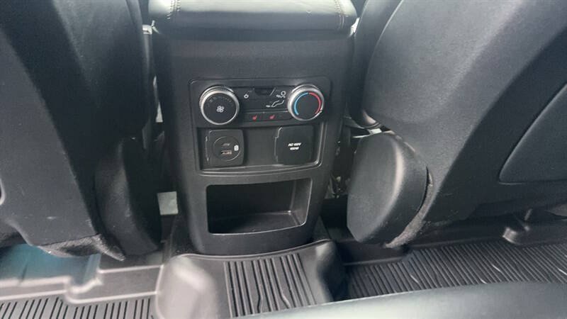 Used 2020 Ford Explorer Platinum w/ Premium Technology Package AWD/4WD image 15