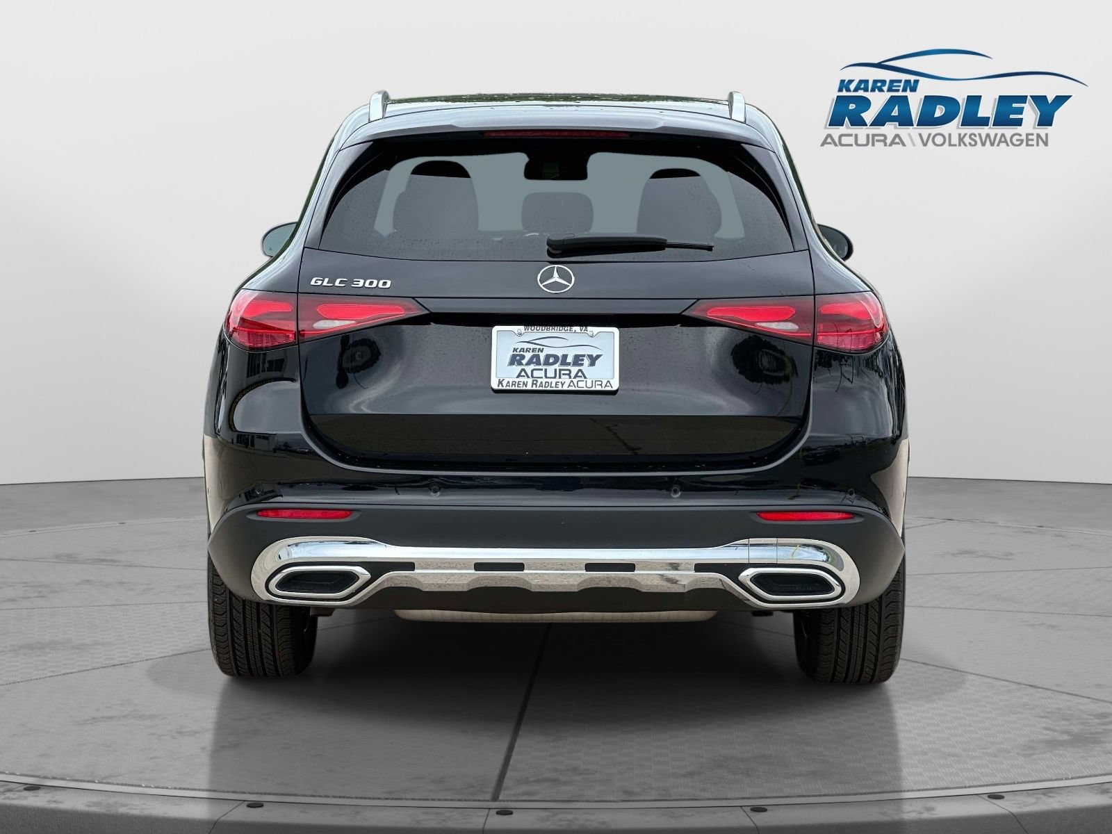 Used 2024 Mercedes-Benz GLC 300 image 3