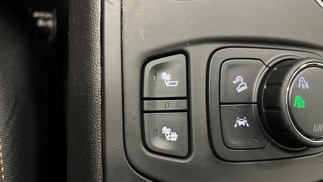 Used 2021 GMC Terrain SLT w/ Infotainment Package II AWD/4WD image 28