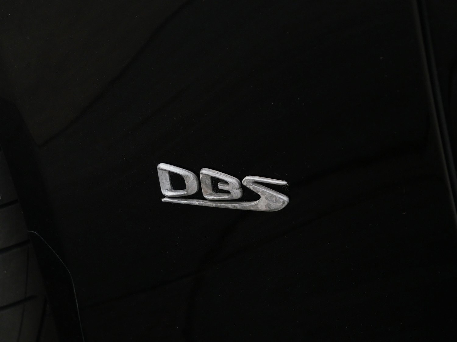 Used 2019 Aston Martin DBS Superleggera image 13