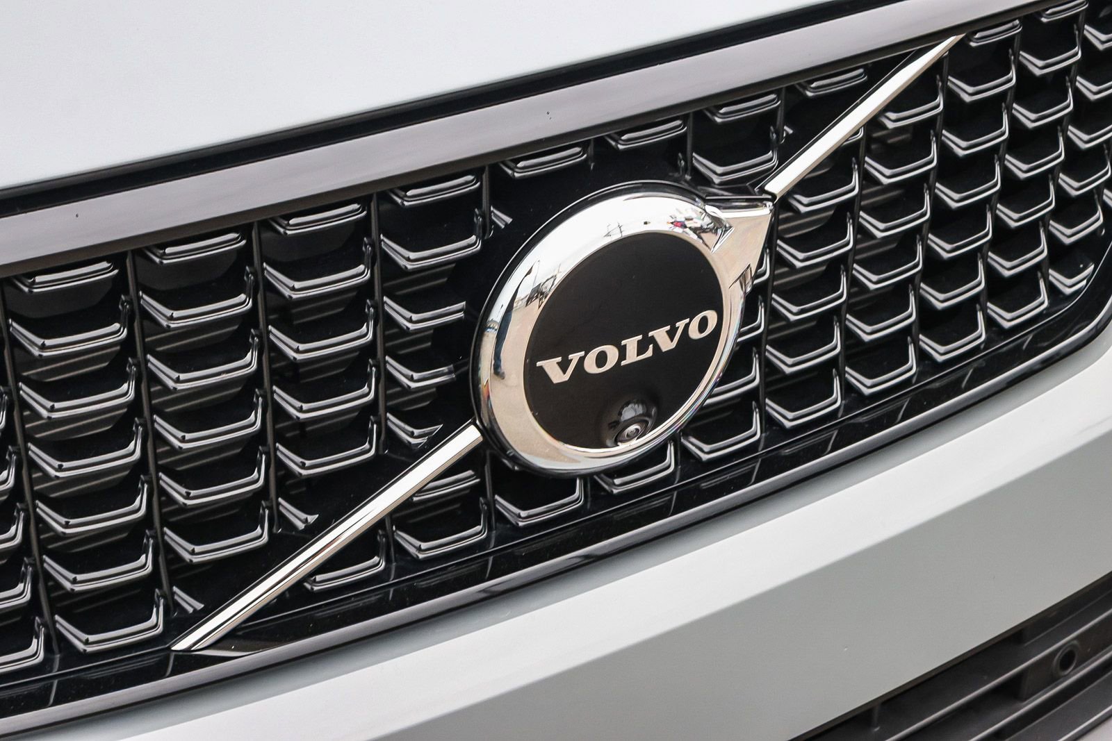 Used 2026 Volvo XC40 B5 Plus w/ Protection Package Premier image 17