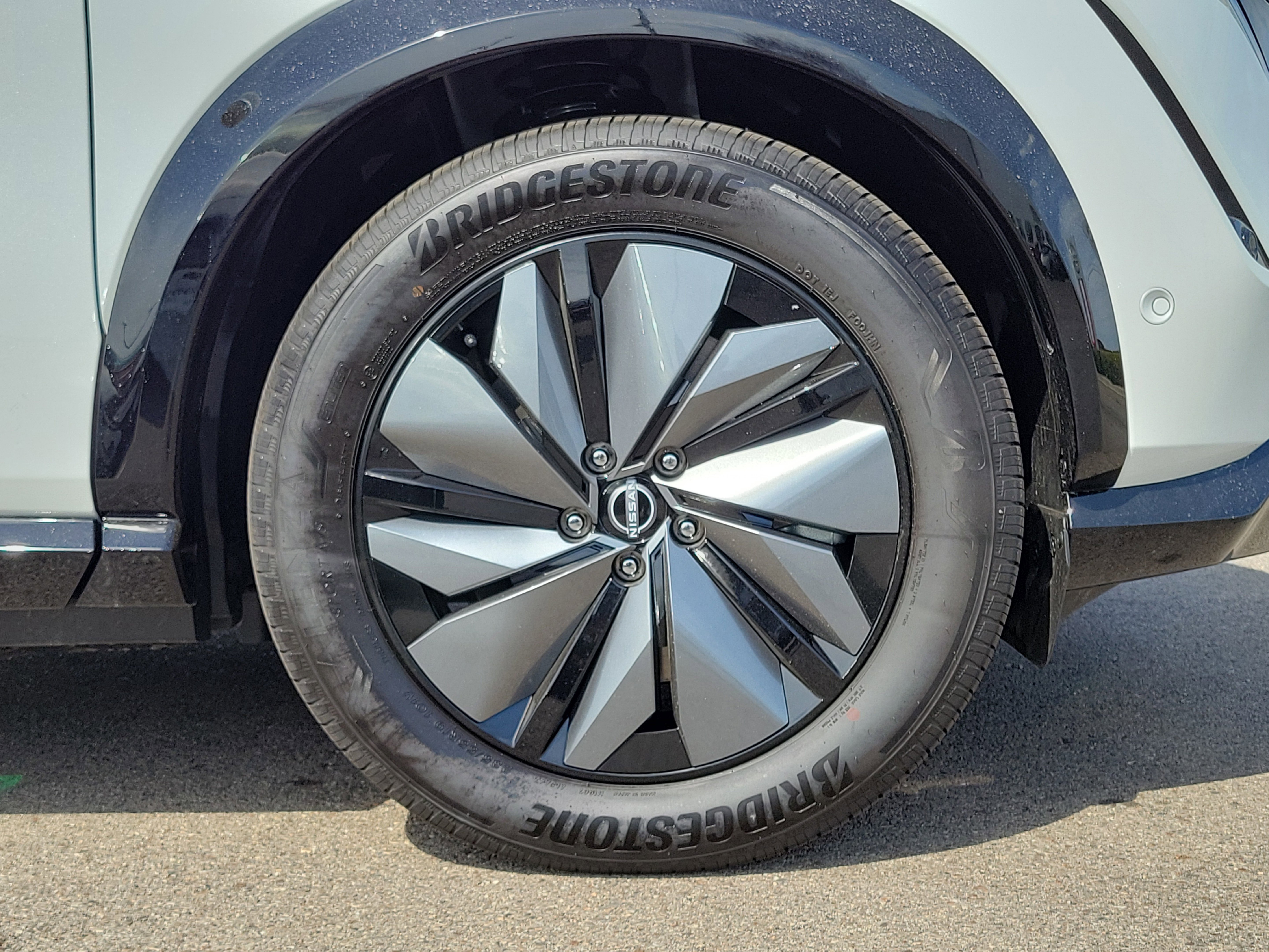 Used 2025 Nissan Ariya Platinum AWD/4WD image 5