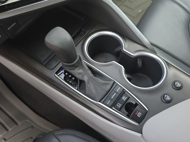 Used 2021 Toyota Camry LE image 24