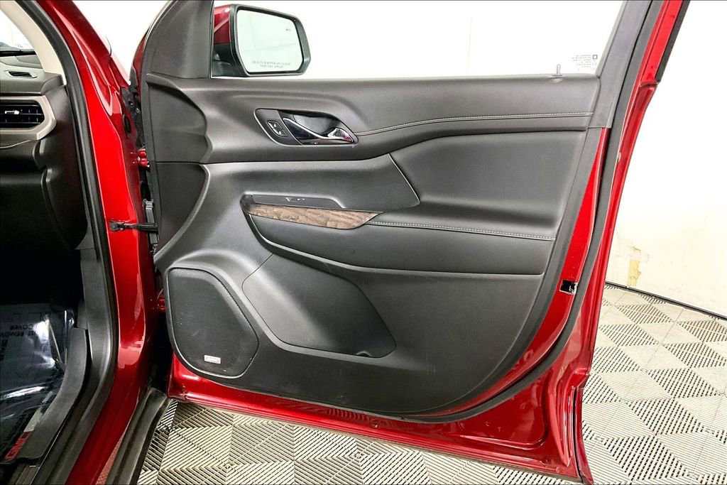 Used 2021 GMC Acadia Denali w/ Denali Ultimate Package image 24