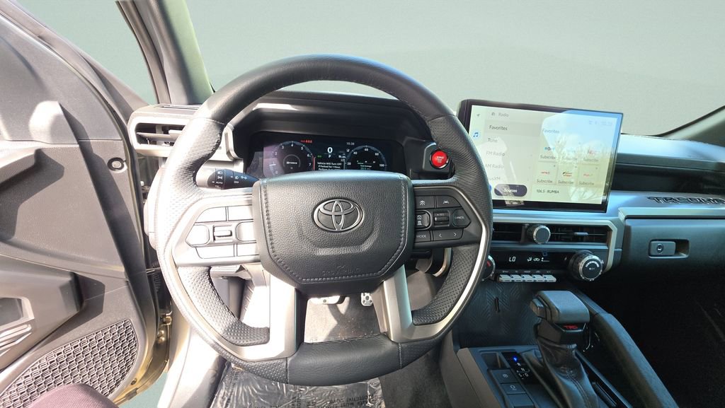 Used 2025 Toyota Tacoma TRD Sport image 15