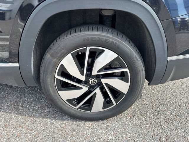 Used 2025 Volkswagen Atlas SEL AWD/4WD image 10