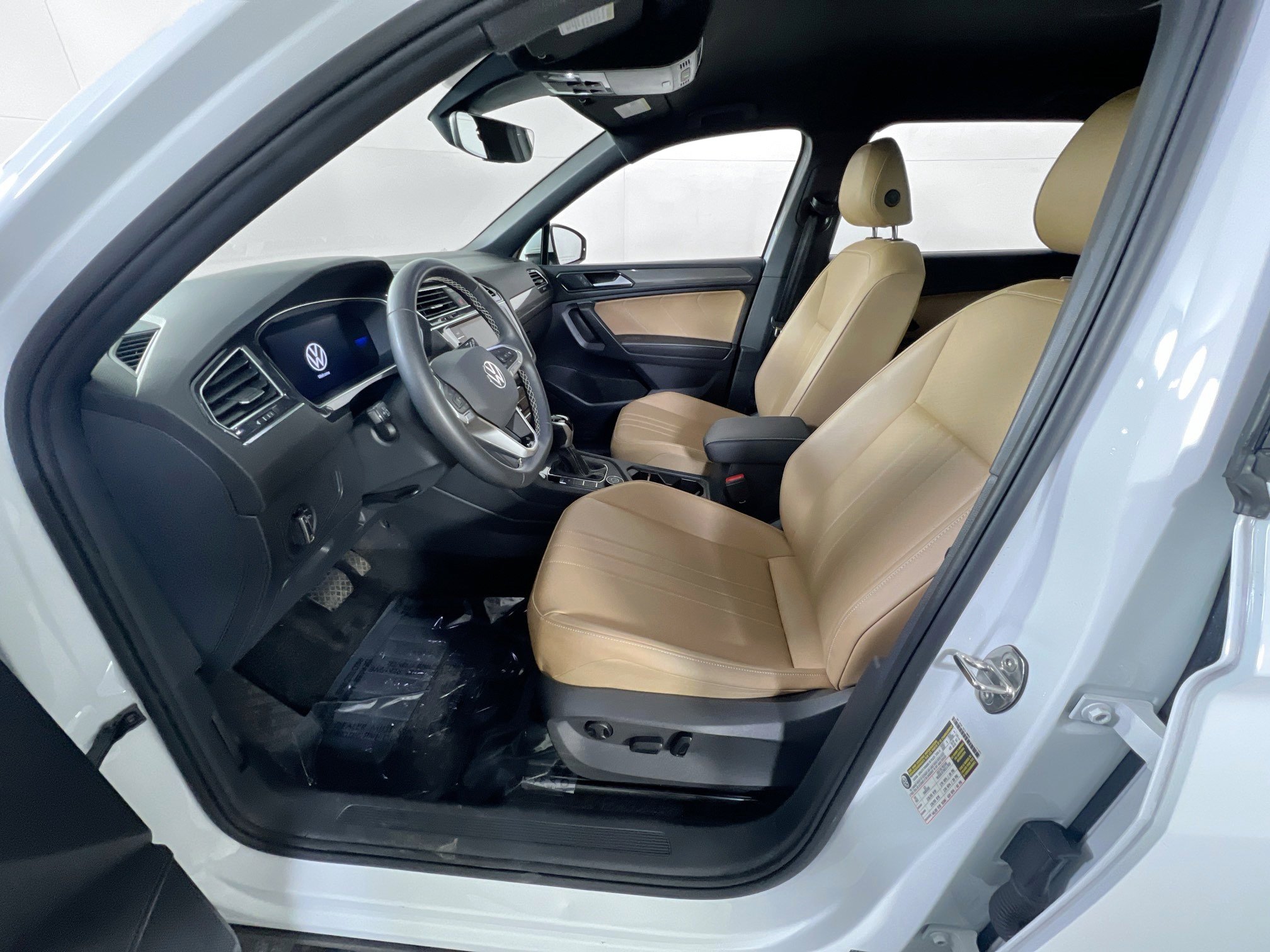 Used 2022 Volkswagen Tiguan SE AWD/4WD image 20