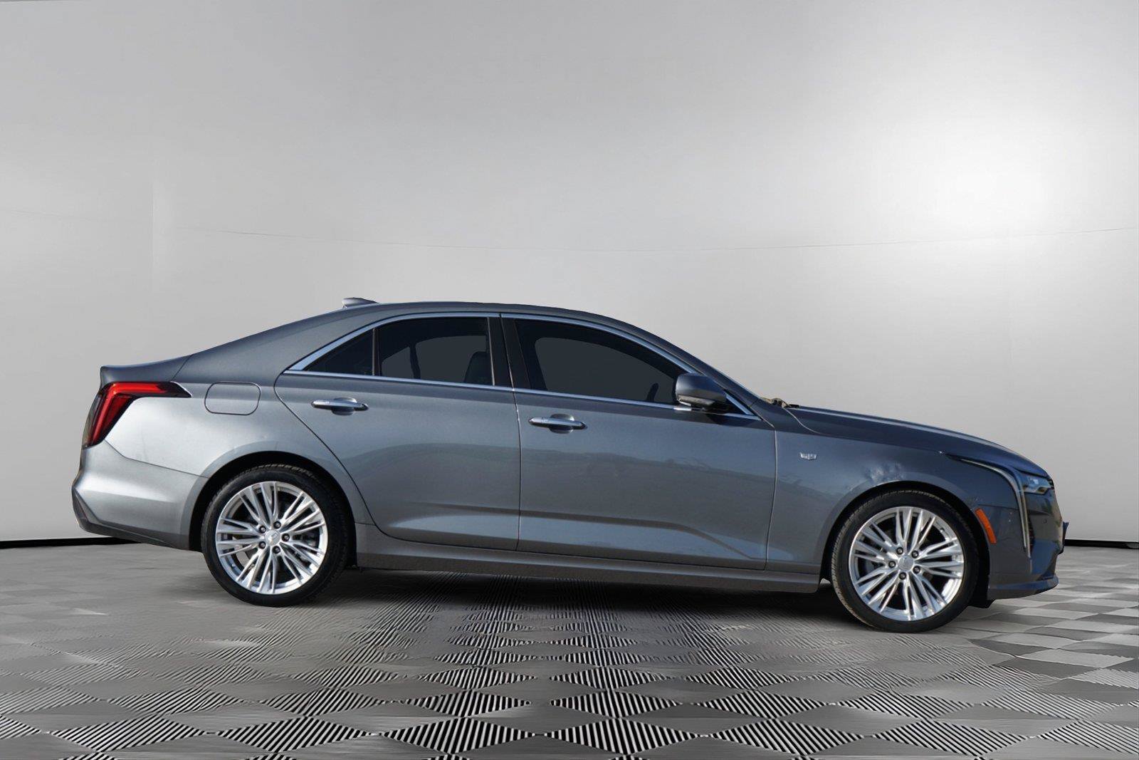 Used 2022 Cadillac CT4 Premium Luxury RWD image 4