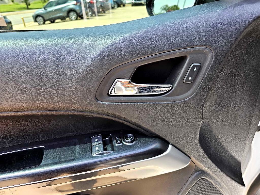 Used 2022 Chevrolet Colorado LT w/ Fleet Safety Package image 18
