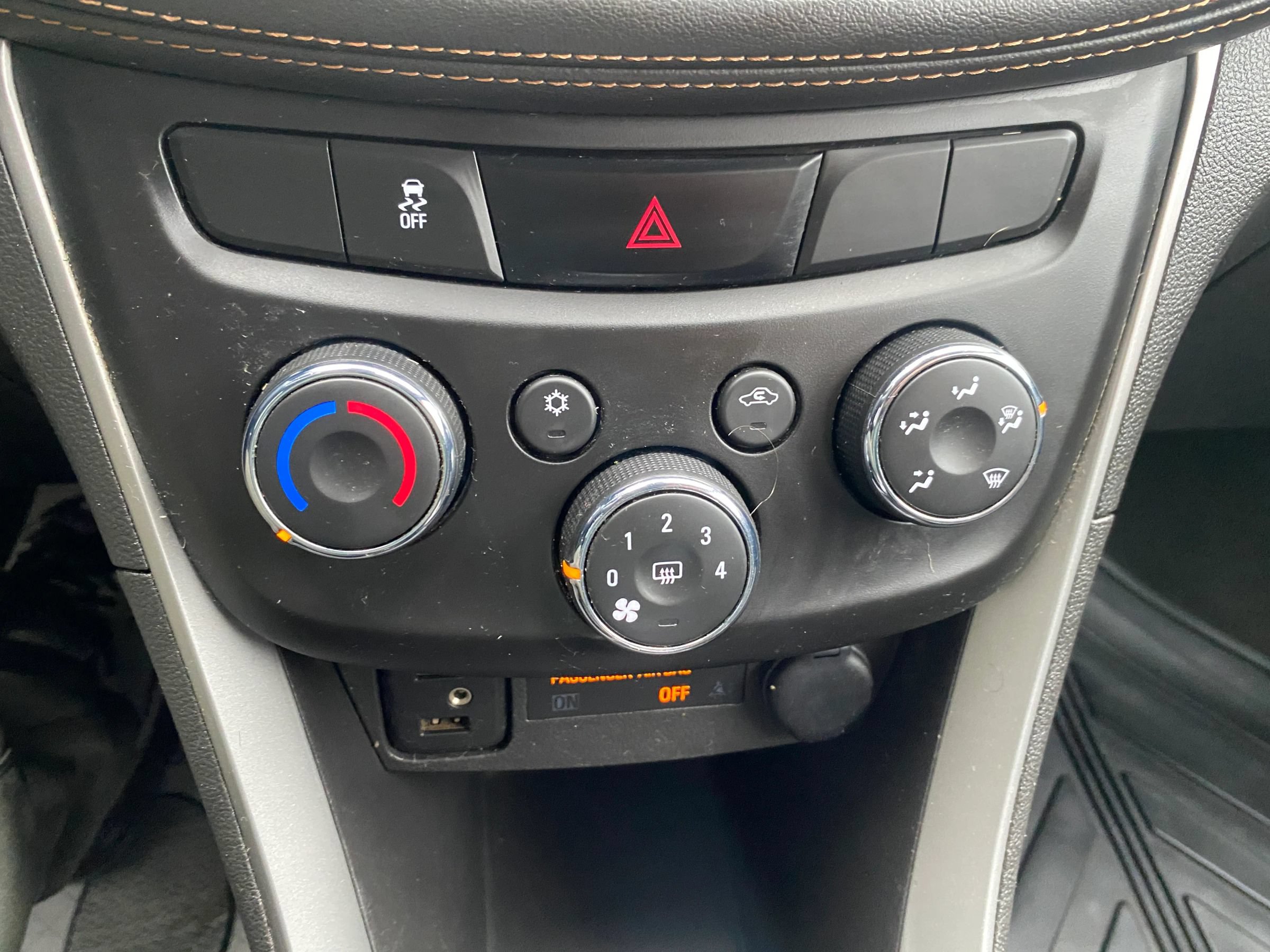 Used 2017 Chevrolet Trax LT w/ LT Convenience Package AWD/4WD image 20