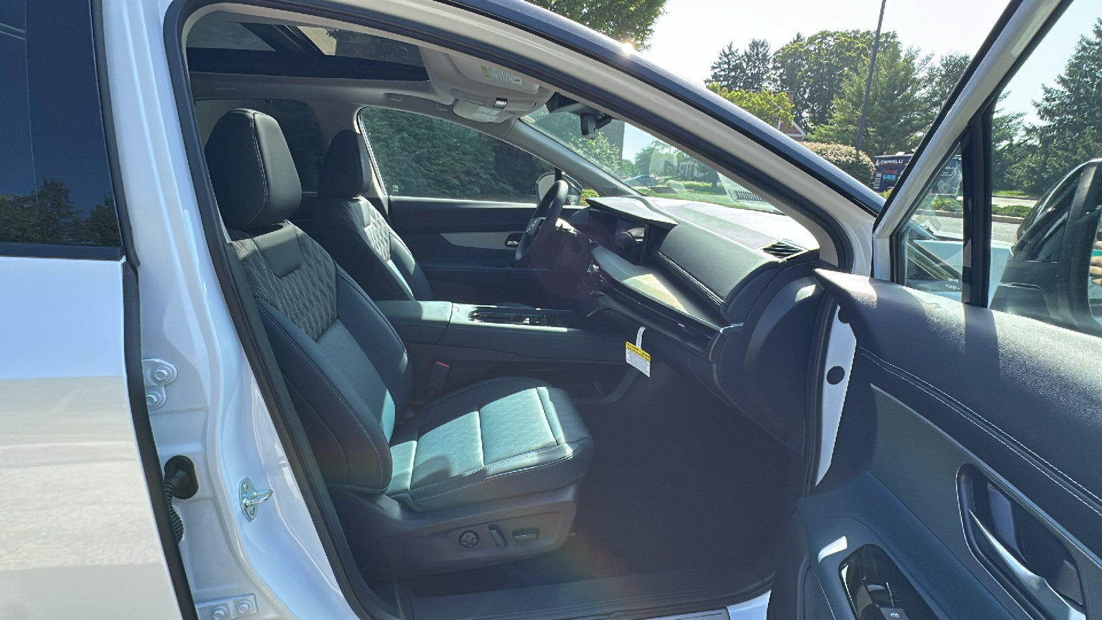 New 2026 Nissan Murano Platinum w/ Cargo Package AWD/4WD image 9
