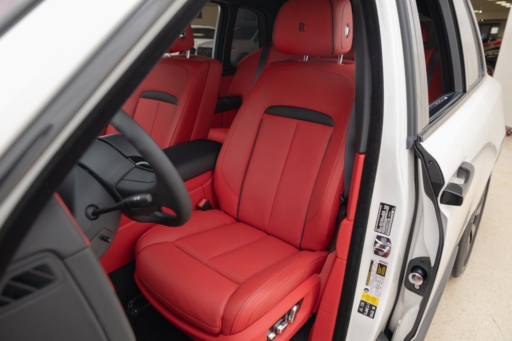 Used 2023 Rolls-Royce Cullinan image 23