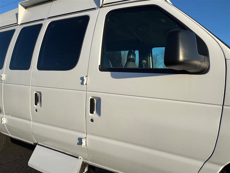 Used 2014 Ford E-250 and Econoline 250 Extended w/ Power Group image 23