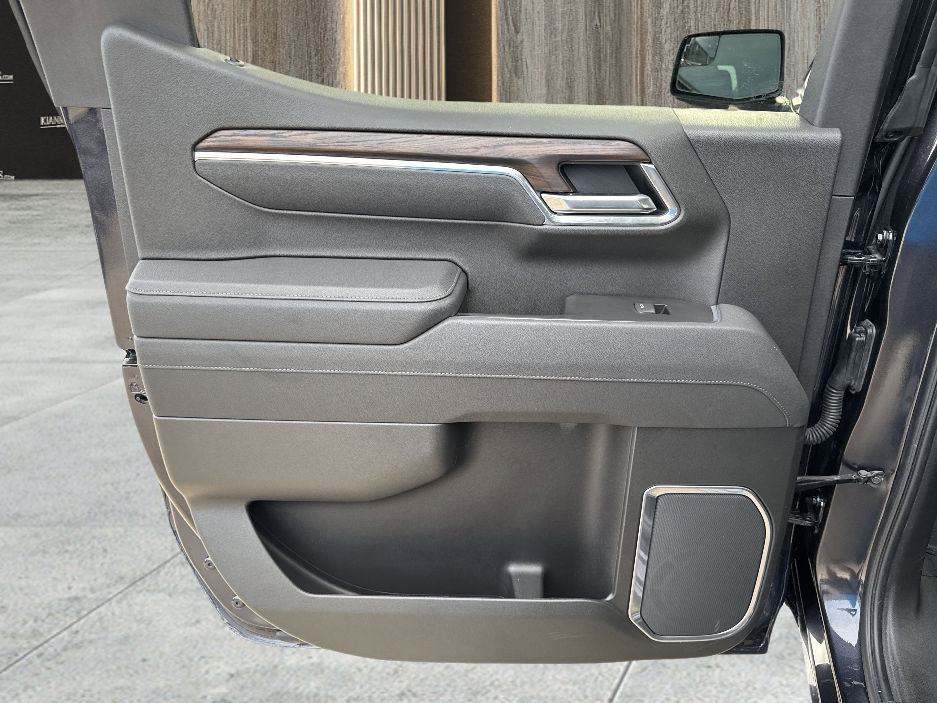 Used 2025 GMC Sierra 1500 SLT image 26