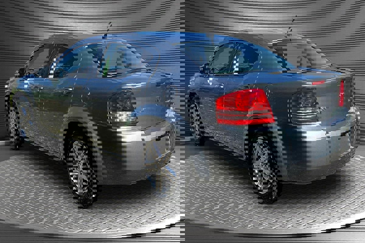 Used 2010 Dodge Avenger Express image 4