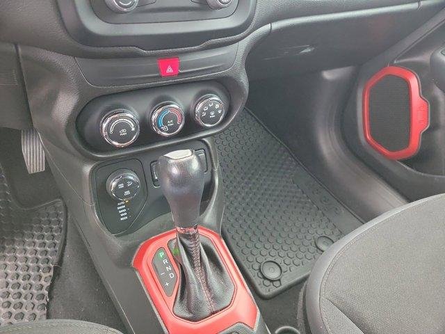 Used 2017 Jeep Renegade Trailhawk image 32