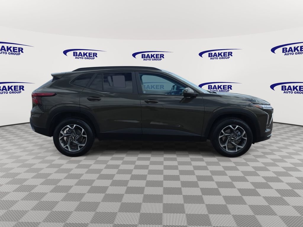 Certified 2024 Chevrolet Trax LT w/ Driver Confidence Package FWD image 4
