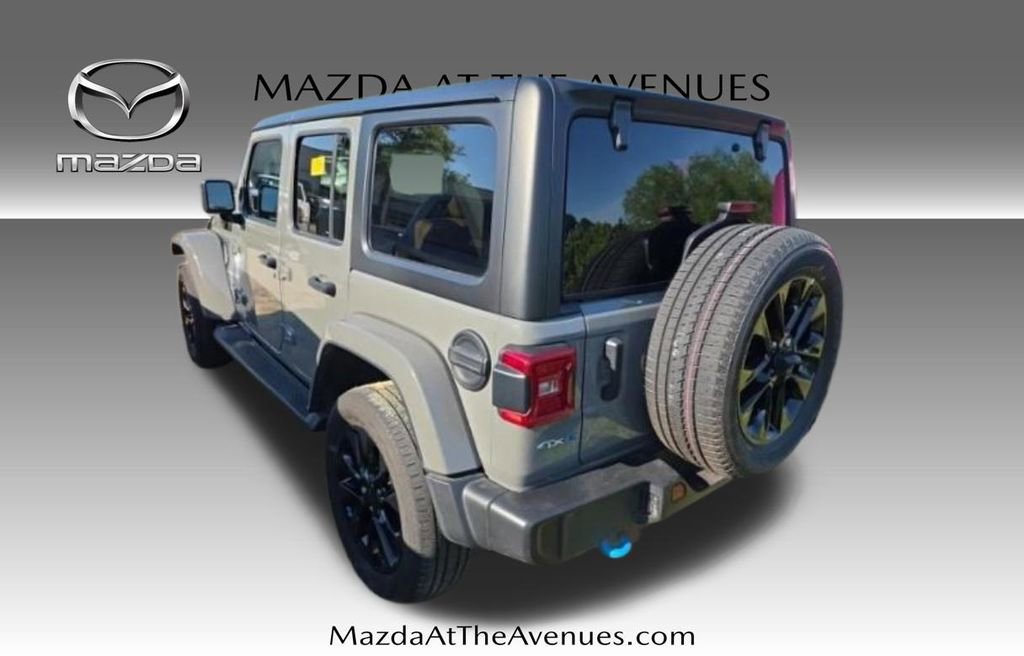 Used 2023 Jeep Wrangler Unlimited Sahara AWD/4WD image 5