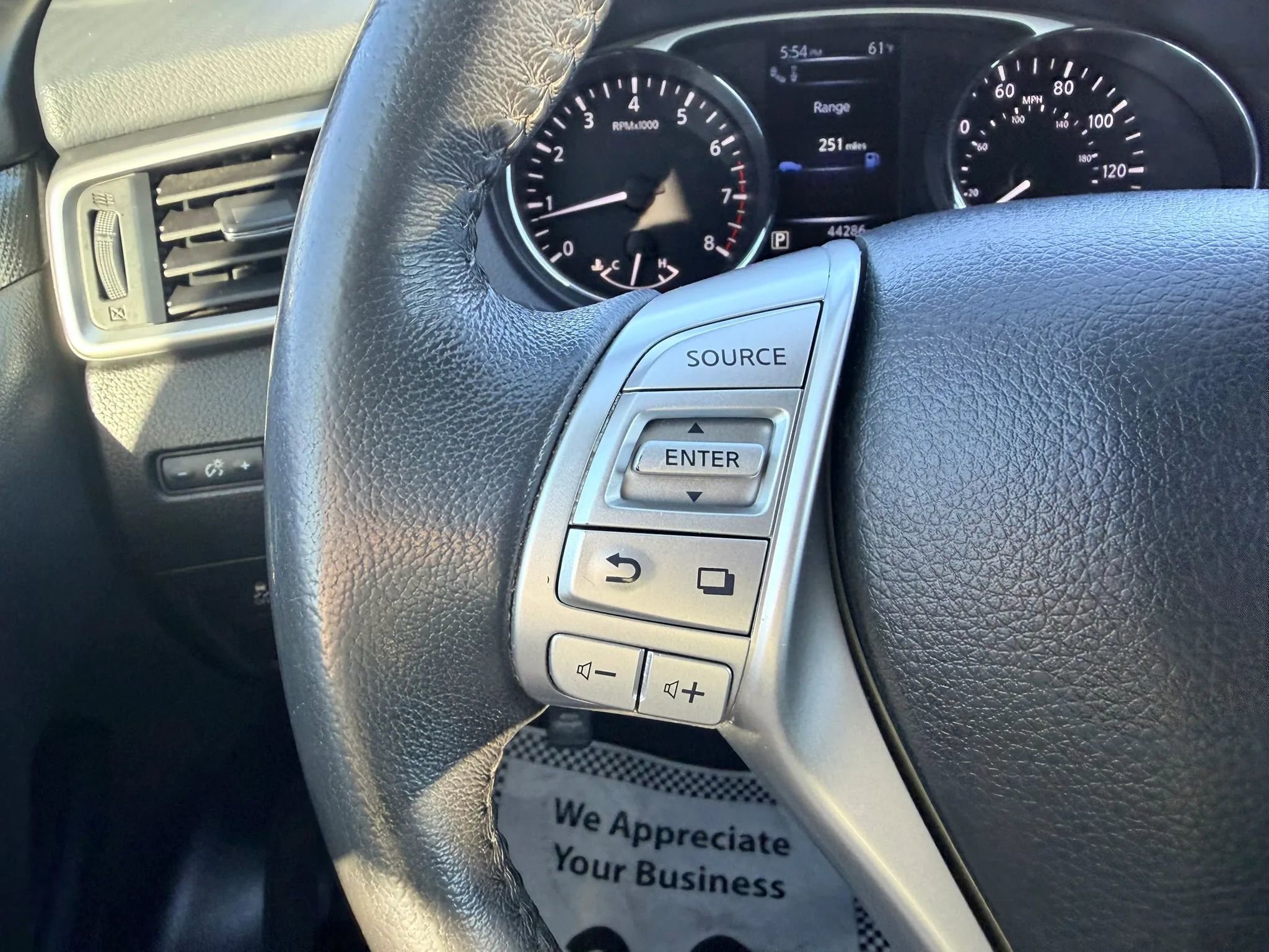 Used 2016 Nissan Rogue SL w/ SL Premium Package image 24