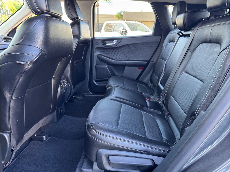 Used 2020 Ford Escape Titanium image 21